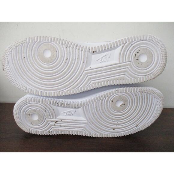 USED Nike WMNS Air Force 1 High 'Triple White' Size 10 - Picture 5 of 11
